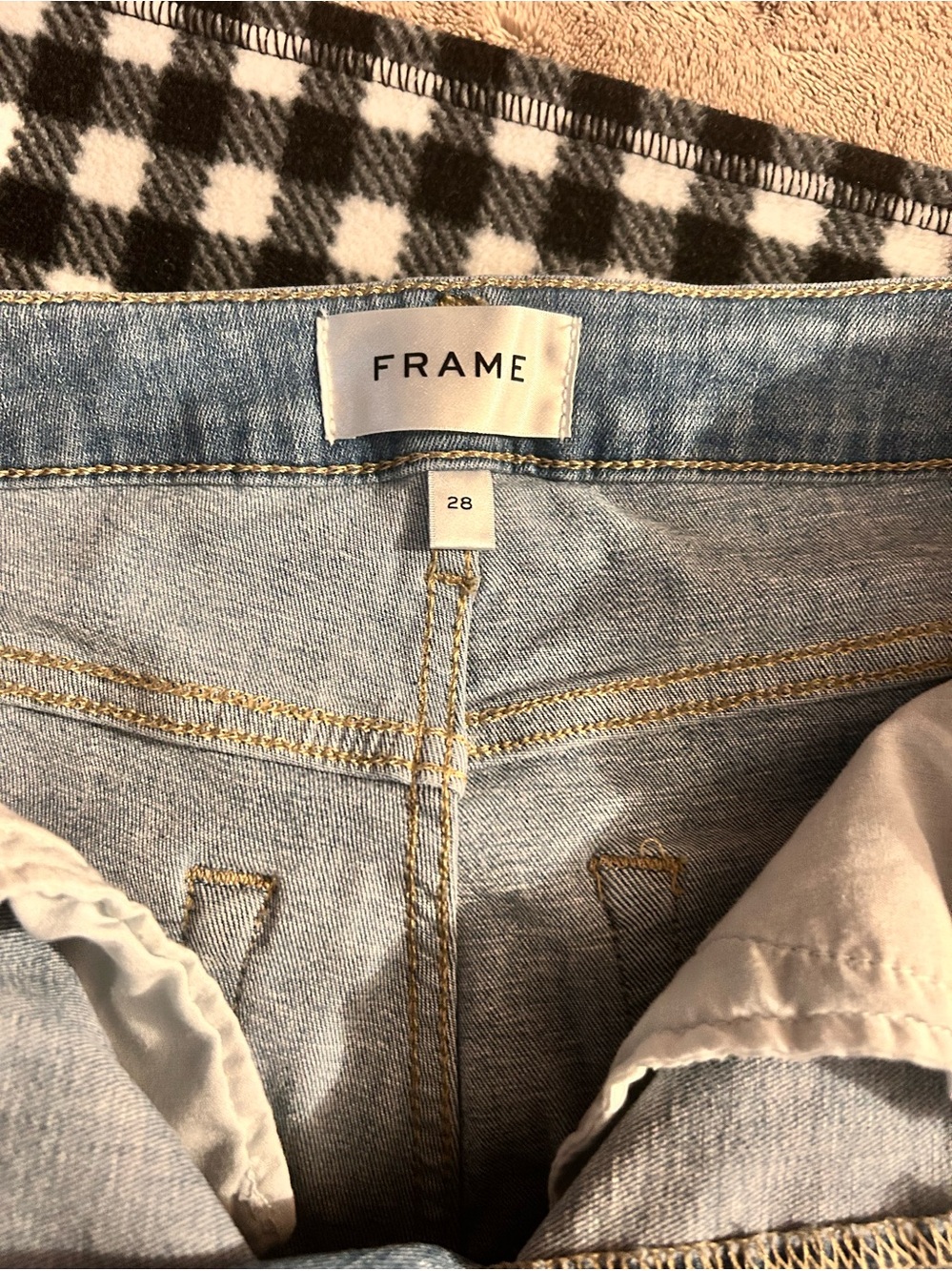 🔥Frame Denim Le Crop Mini Boot Jeans in Integrity Wash🔥 - Picture 5 of 8